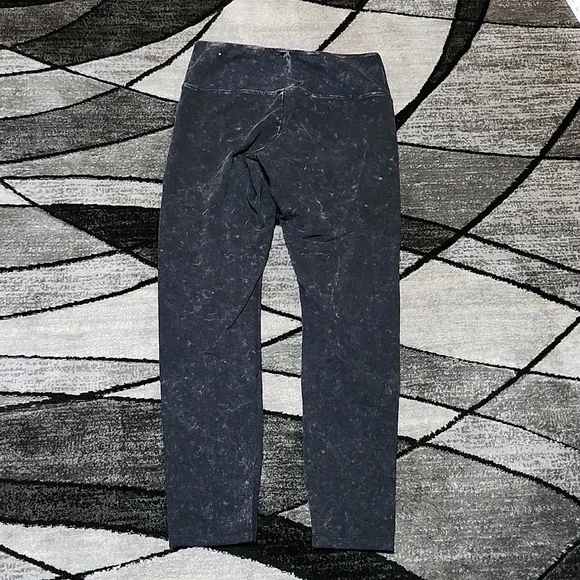 VS PINK YOGA ACID WASH BLACK 2019 LEGGINGS - Picture 7 of 11